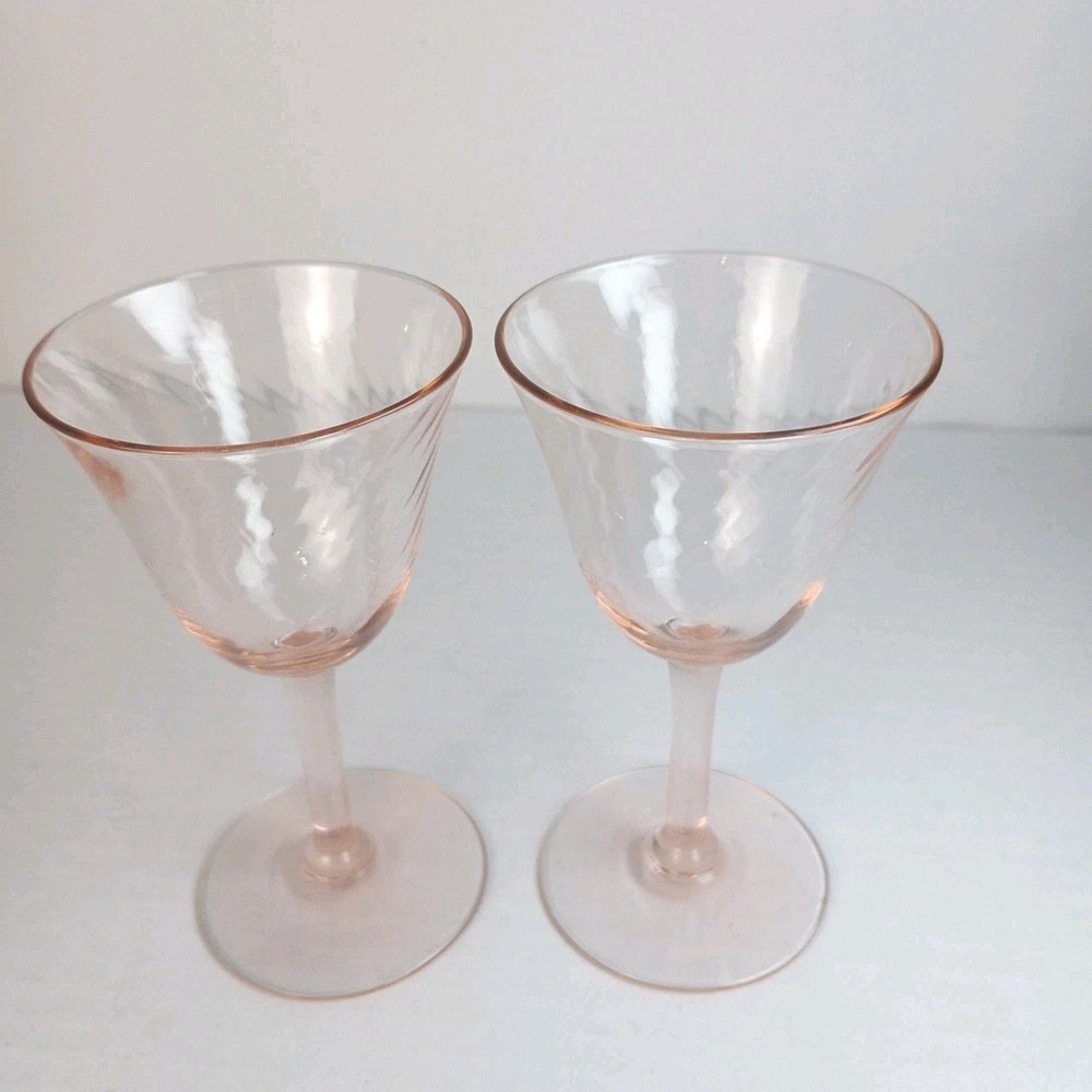 Set Of 2 Vintage Pink Hand‎ Blown Swirled Bowl Sherry Cordial Glasses